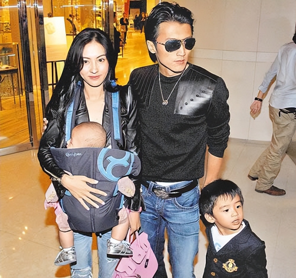 王菲和谢霆锋的感情有多深,王菲和谢霆锋分开多少年在一起