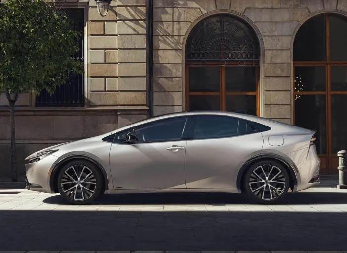 混合动力汽车普锐斯,丰田普锐斯是鼻祖