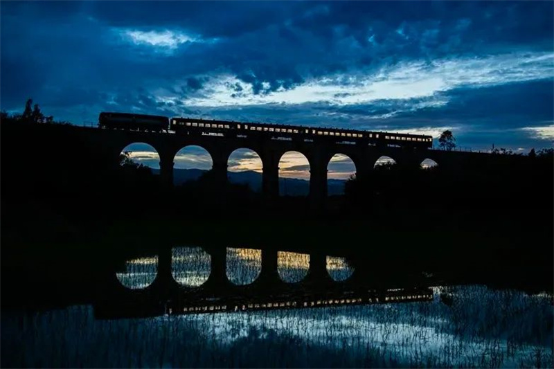 坐玉溪火车可以带吃的吗,红河一日游有哪些地方可以玩