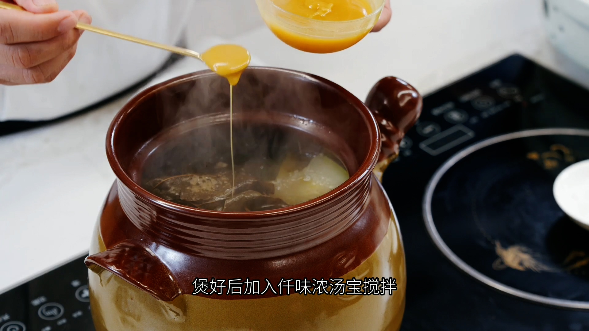 冬瓜煲老鸭汤广东老火靓汤,冬瓜荷叶薏米老鸭汤