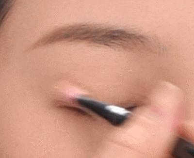 3ceovertake内双肿眼泡眼妆教程,自我美妆肿眼泡内双眼妆画法