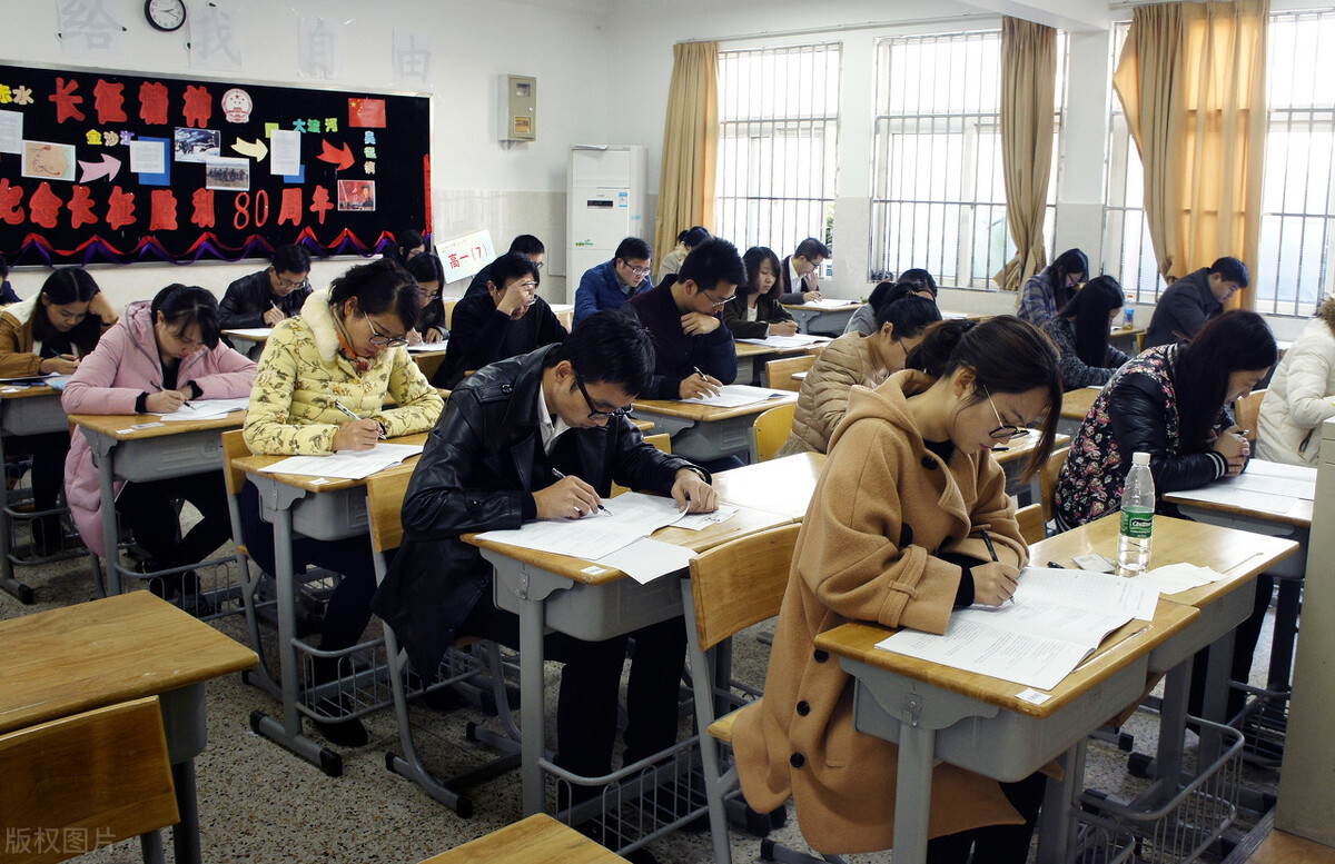 公务员遴选，有工作经验，为何面试上不了70分呢？