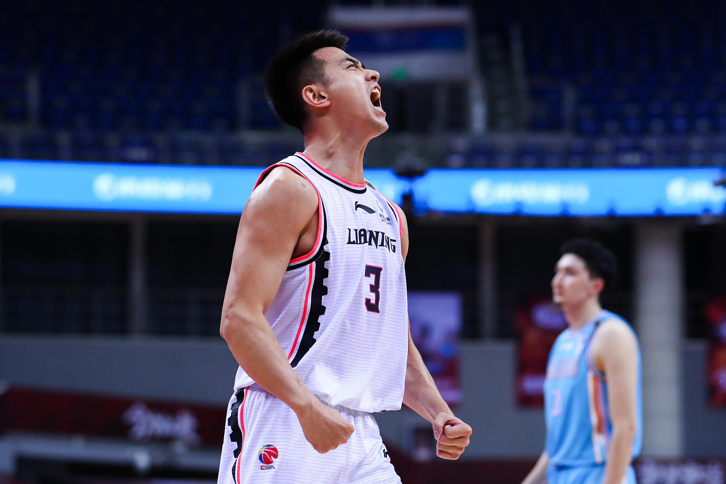 2021-2022赛季cba抢断王,2016-2017cba赵继伟绝杀