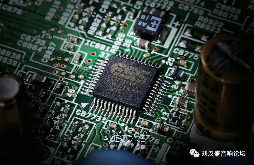 YamahaR-N2000A，串流*放播**、YPAO校正，打着探照灯都难找到的功放