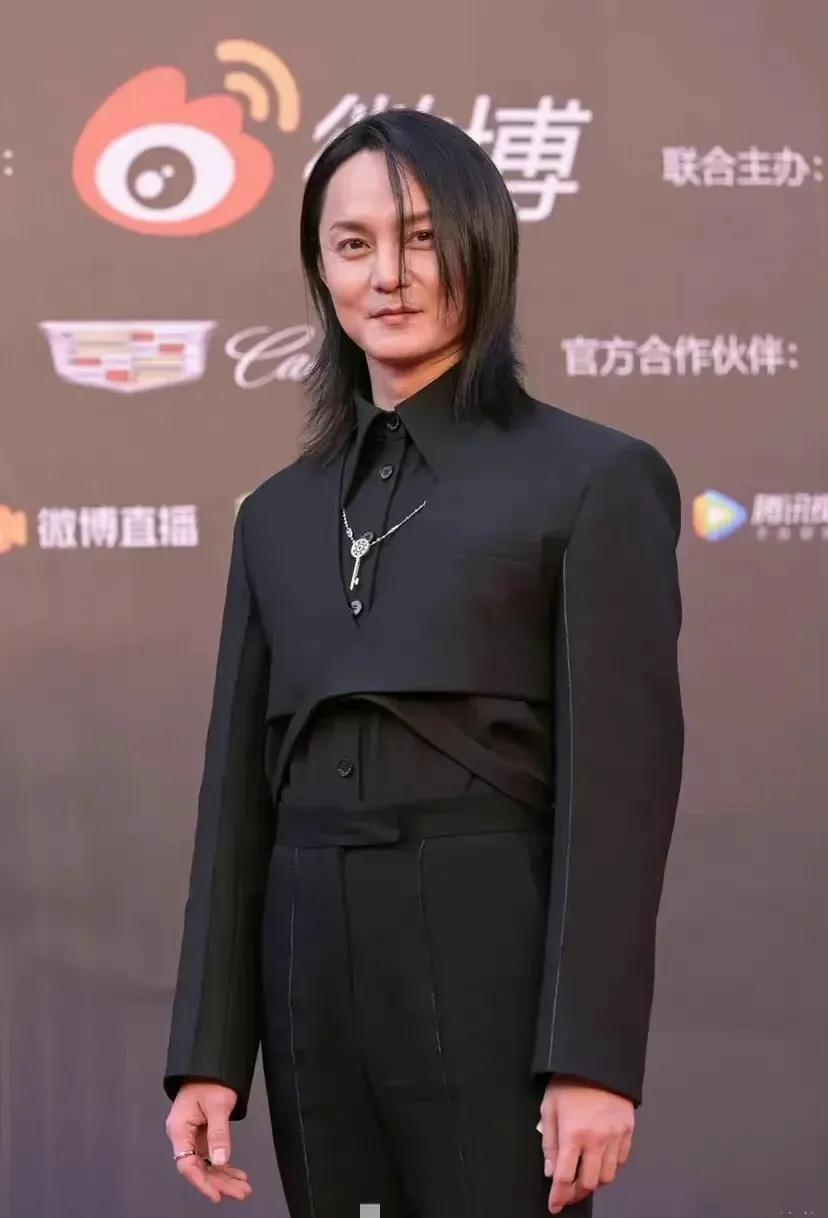 年轻貌美一枝花,年轻时一枝花