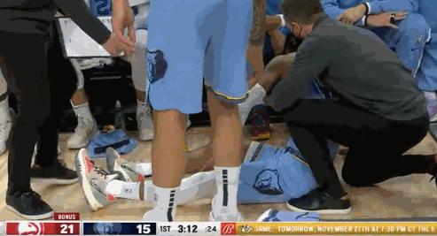 无对抗受伤回来执行罚球,无对抗受伤瞬间