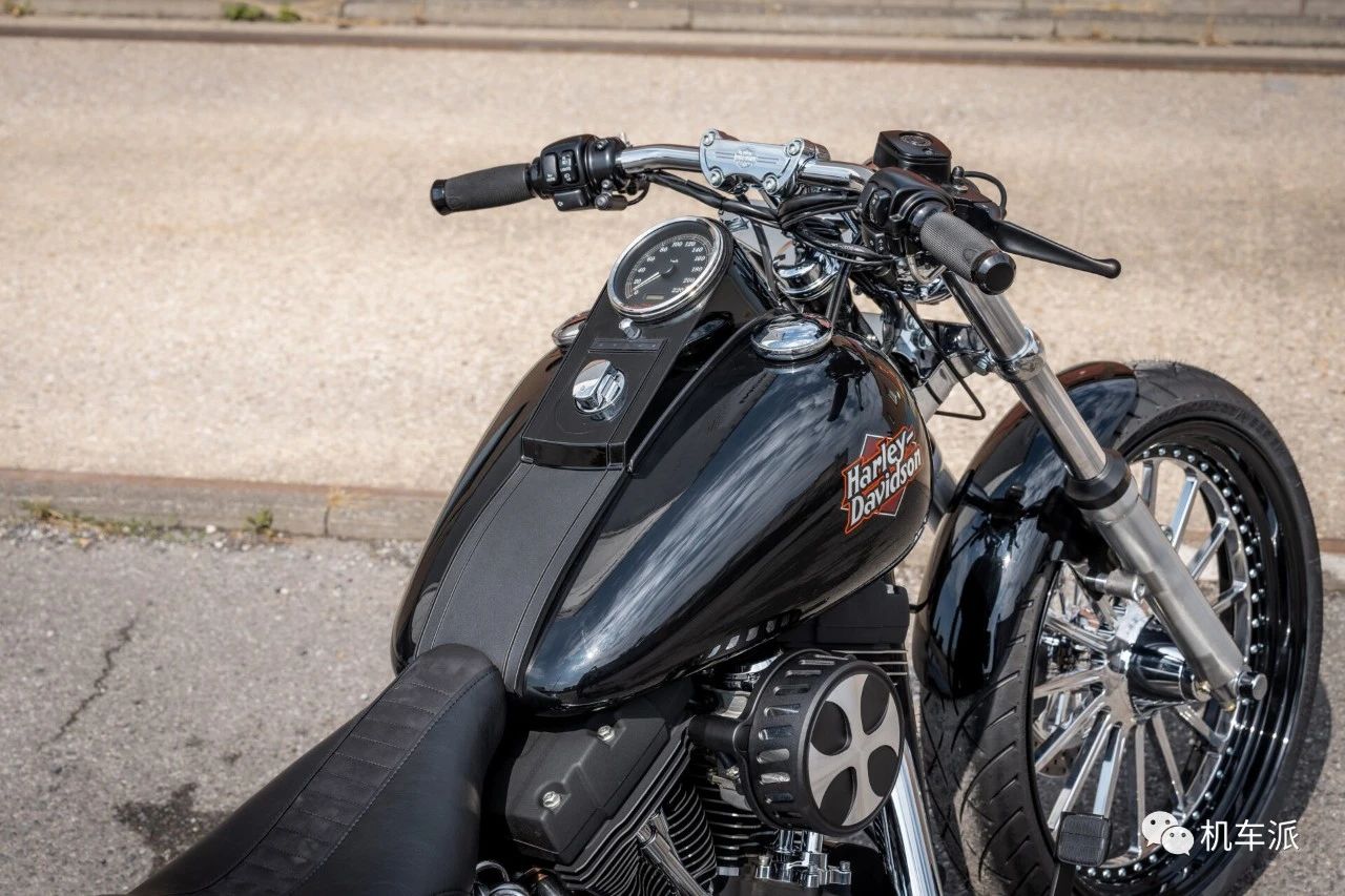 哈雷夜路德定制版改装案例,哈雷夜行者旅行改装