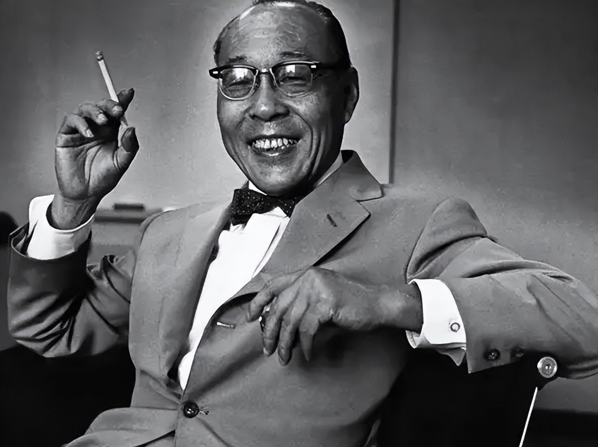 电脑大王王安：身家20亿，对抗美国IBM，却因错误决定事业尽毁