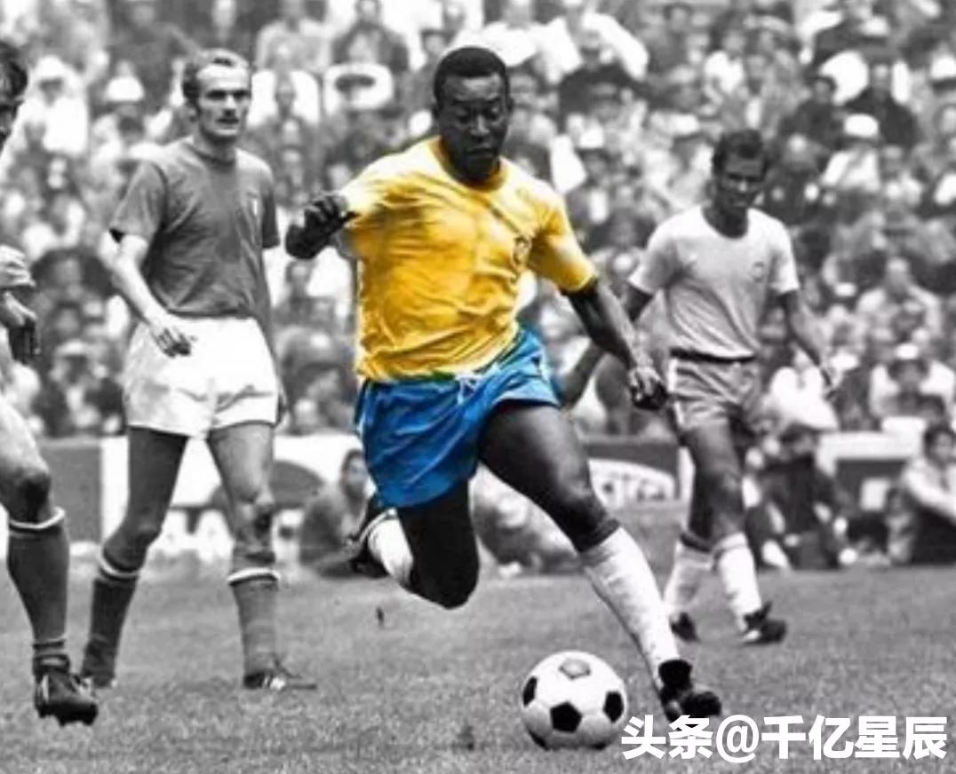 贝利三次世界杯的具体表现,贝利拿三座世界冠军的照片