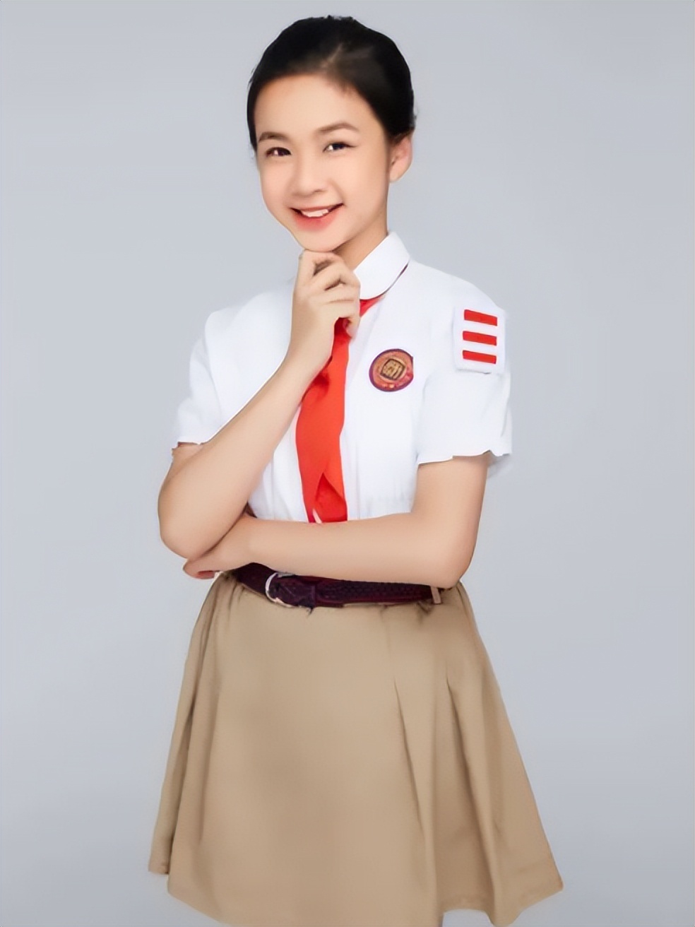 小学生“卷王版”简历火了,雅思近满分的英语能力,履历叫人称奇