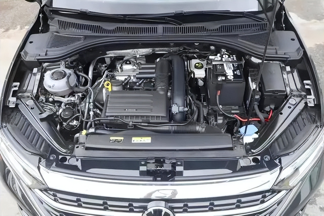 “降价潮”持续进行!迈腾都跌了4.69万,月销19967辆