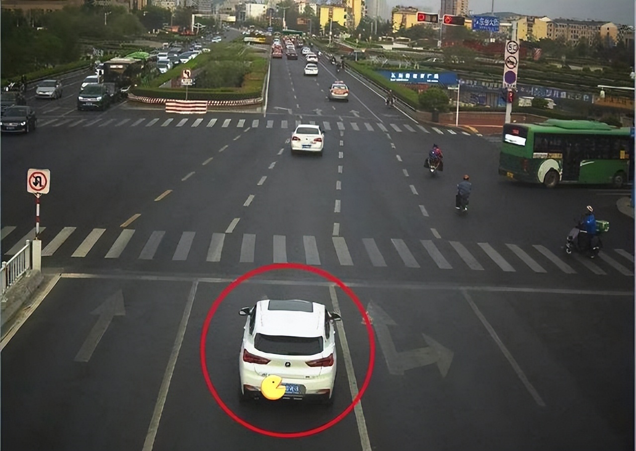 不小心闯红灯怎么办图片,是不是每个红灯都有闯红灯拍照