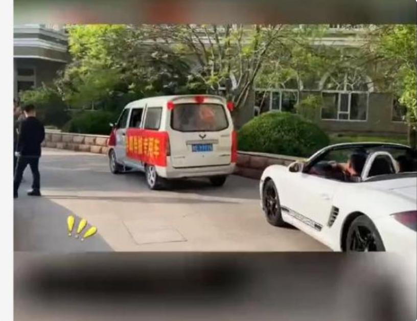 新郎接亲被伴娘恶意刁难生气离开,新郎接亲新娘嫌弃他穷