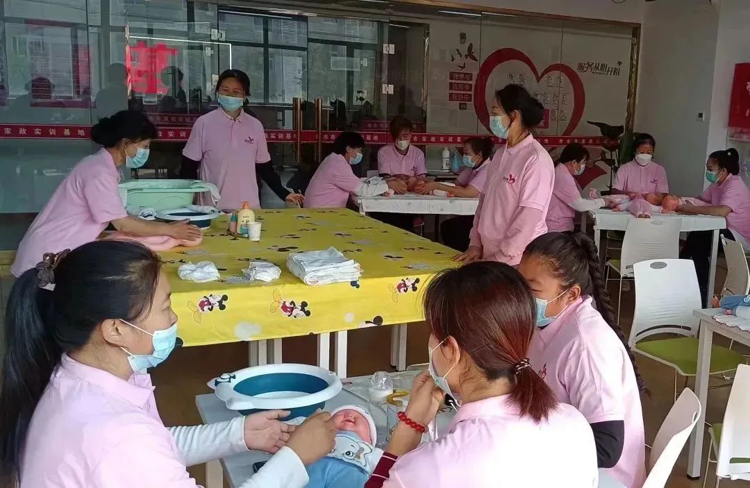 家政行业怎么运营小程序,家政行业怎么玩社群裂变