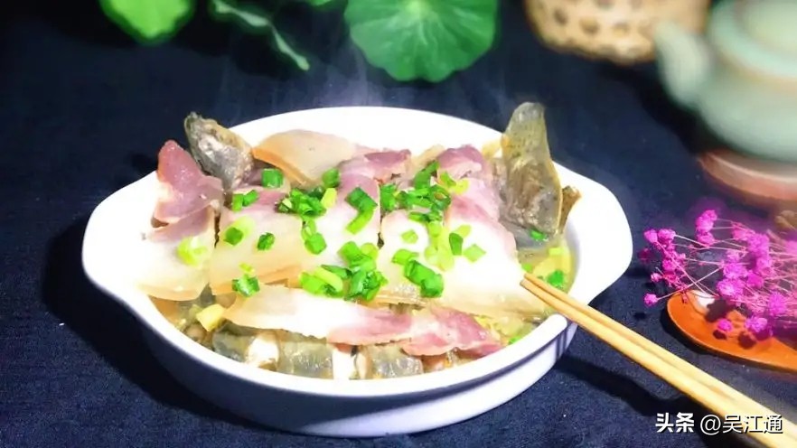 泥鳅发病怎么处理干净,泥鳅吃什么