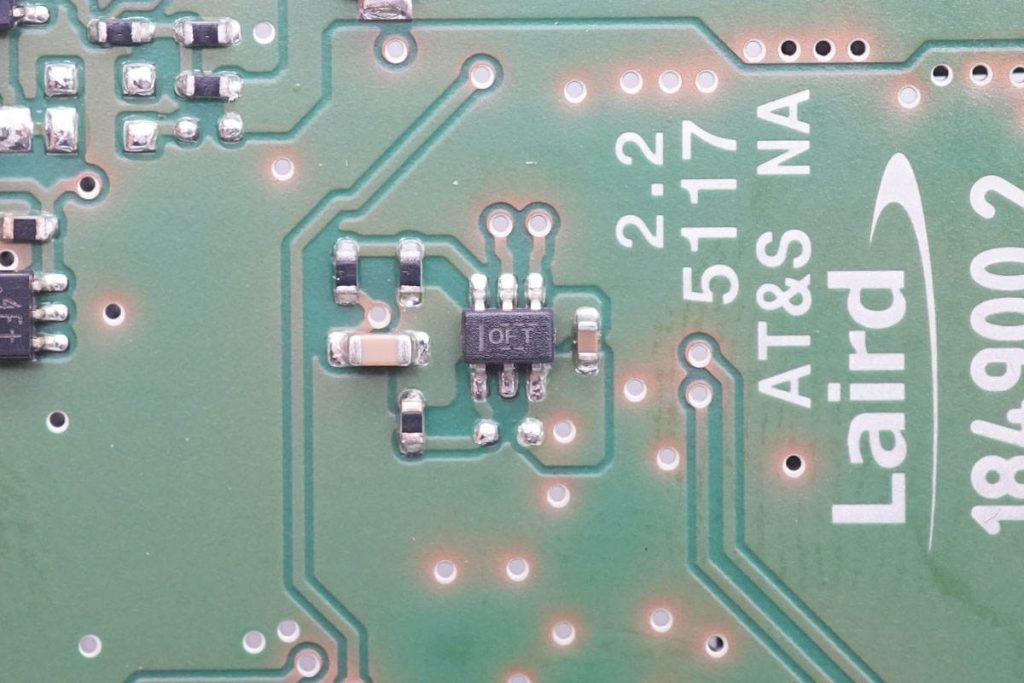 宝马5系无线充电拆解,宝马5系充电器怎么拆