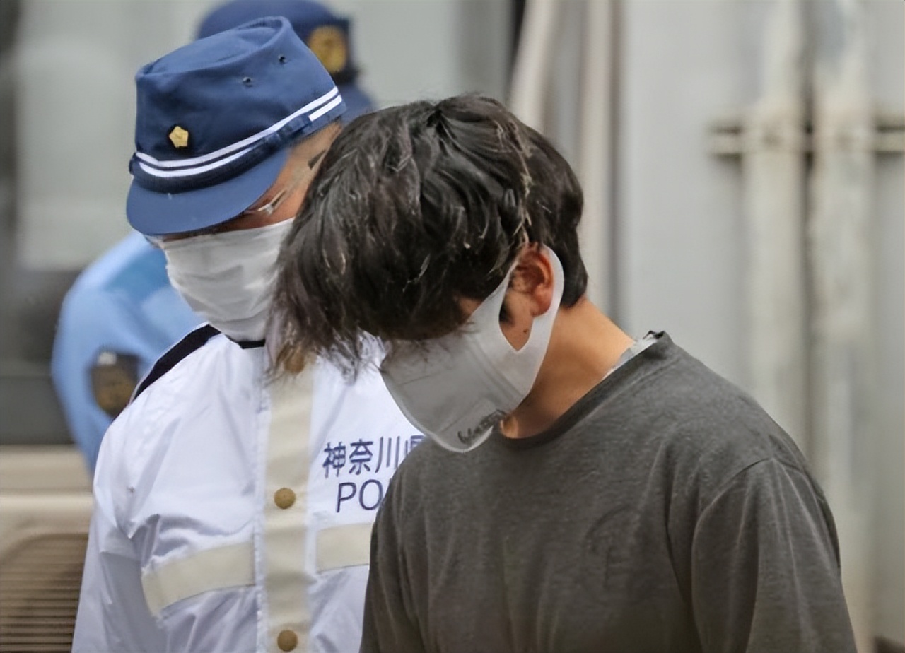 7位名人一个月内相继去世,7天内7位相继离世的名人