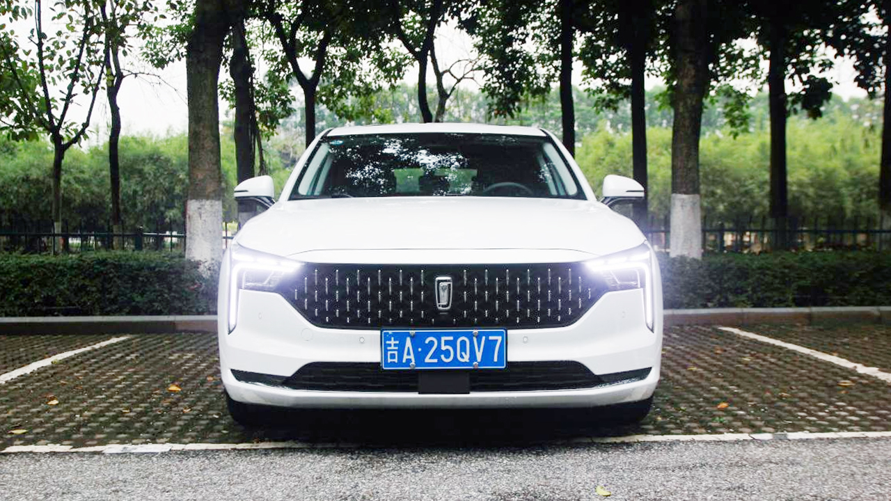 奔腾b7014款1.8t,奔腾b70提车8月