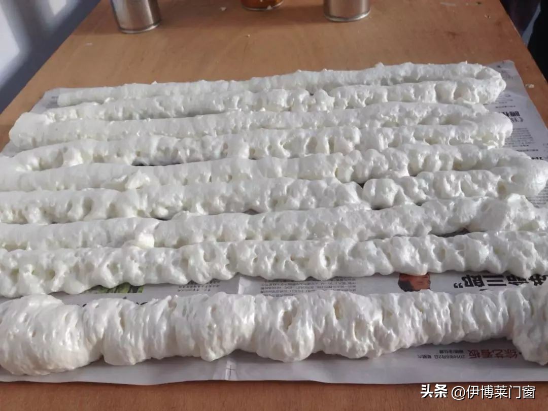 门窗灌水泥浆好还是发泡胶好,水泥浆与空鼓胶