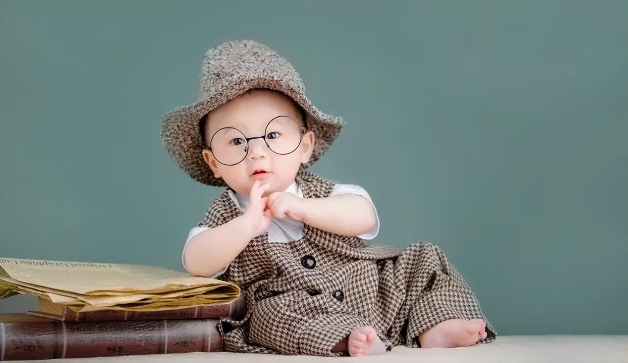 三个月宝宝不会翻身怎么办,三个月宝宝翻身手扭到了怎么办