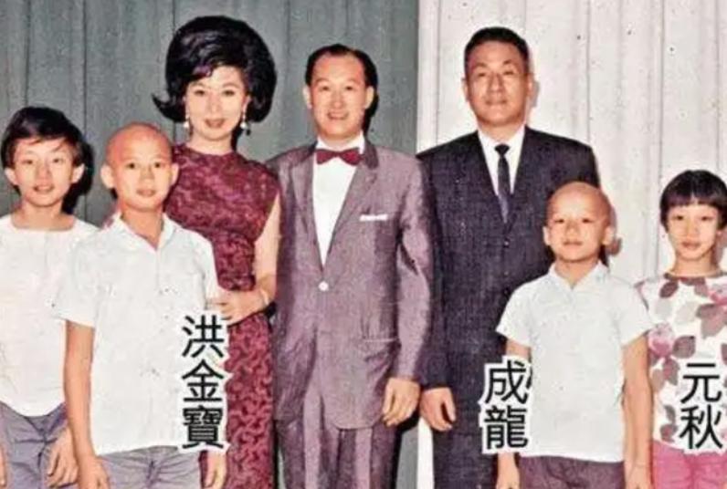 成龙叫房仕龙还是陈港生,成龙姓房为什么叫陈港生