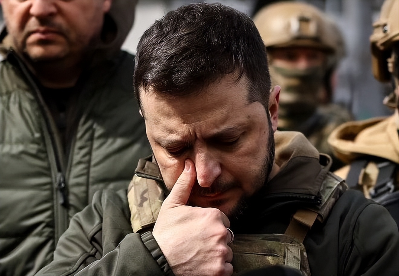 泽连斯基喊话美国不要空手来,泽连斯基热情回应拥抱请求