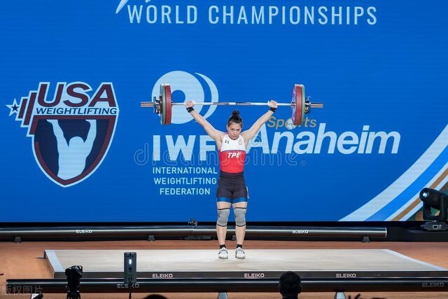 不怕美国的*压打**中国举重还要坚定的前行