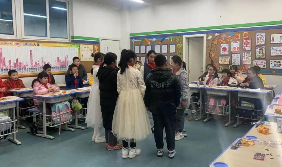 港小榜样||5年级4班——乘风破浪，为梦奋发