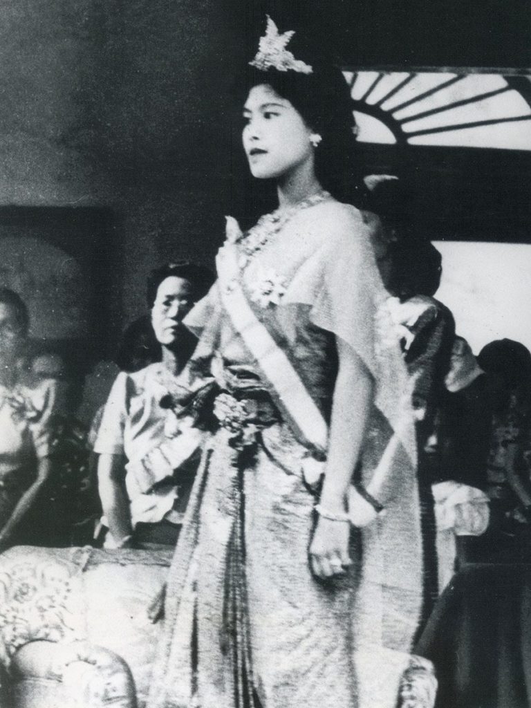 泰国王后诗丽吉钻石王冠,泰国国王皇冠