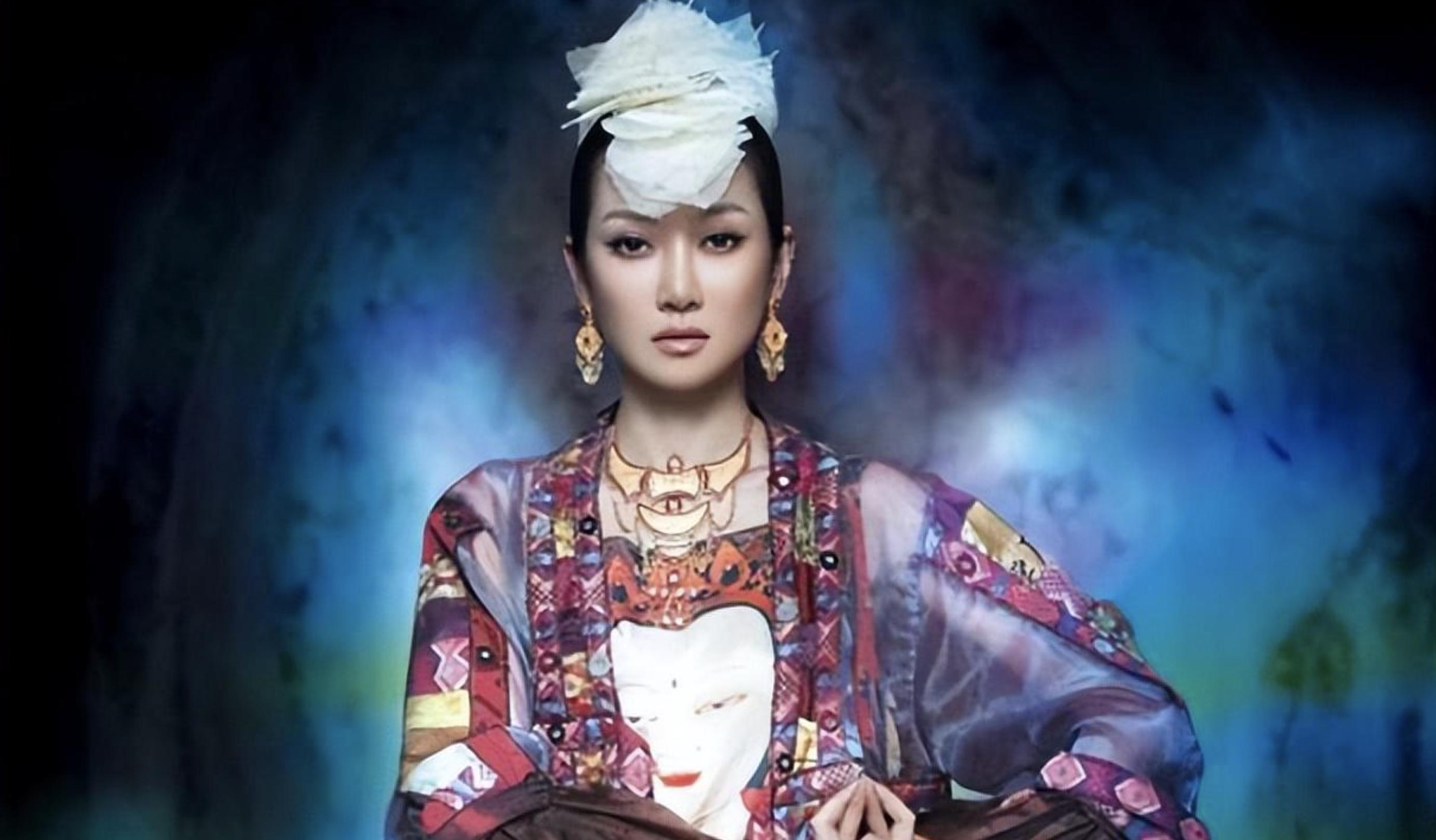 走出国门萨顶顶完整版,萨顶顶爆红后走出国门