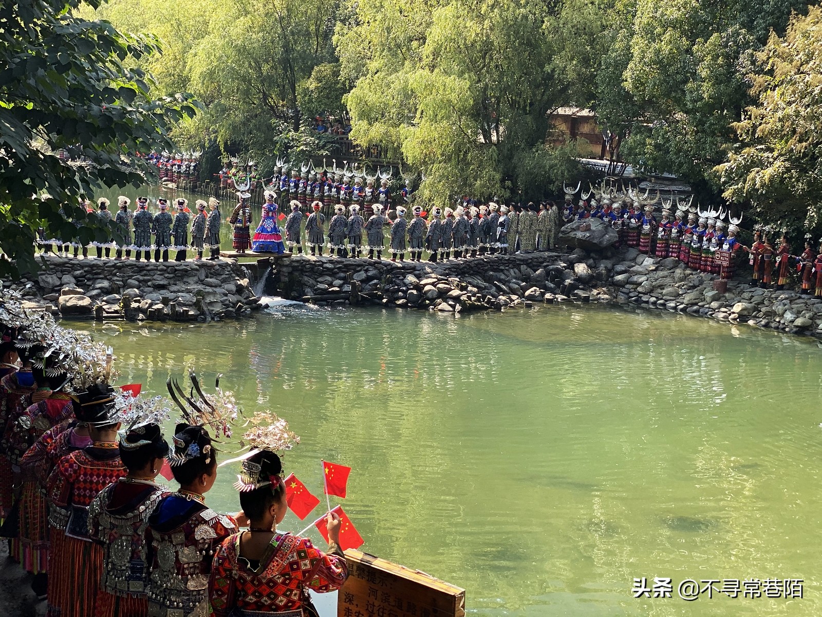 这里有许多历史悠久的古镇,从历史中走来的古镇