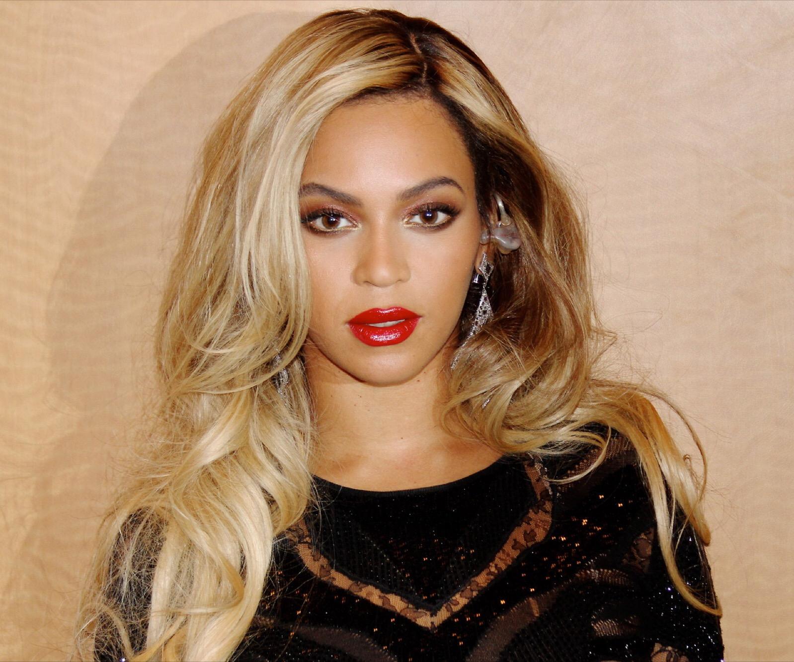 碧昂斯多彪悍？实锤老公出轨，花420万给女儿买金马，宠成小公主