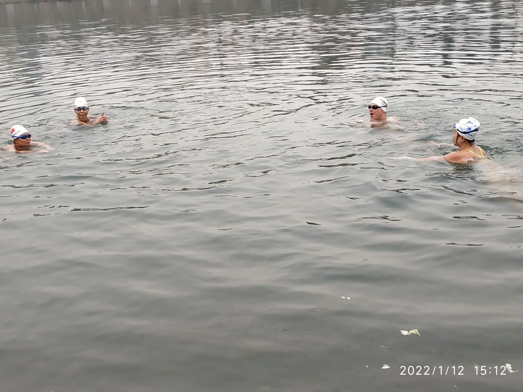 湘西欢乐冬泳人——向怀化水上部落“碉堡村”致敬