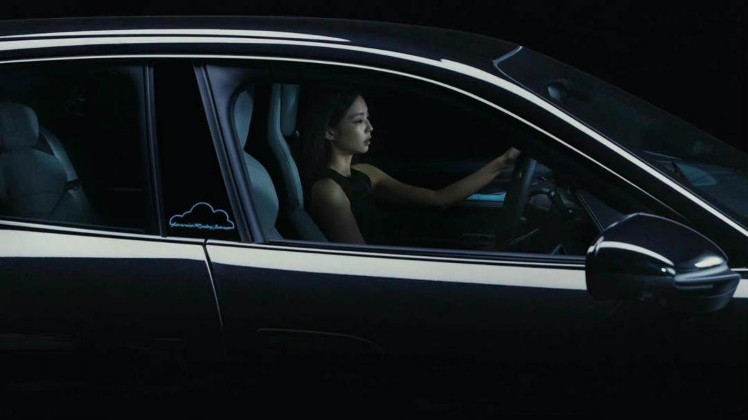 jennie保时捷联名视频,jennie同款保时捷