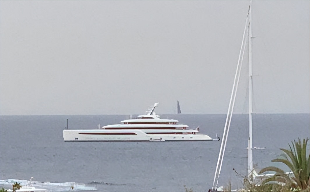 马云现身西班牙开13亿豪华游艇，中国神秘富婆买5.6亿顶级豪宅