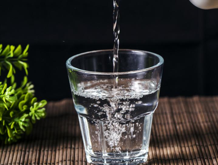 贵州千户苗寨高山流水敬酒方式,贵州的高山流水敬酒视频