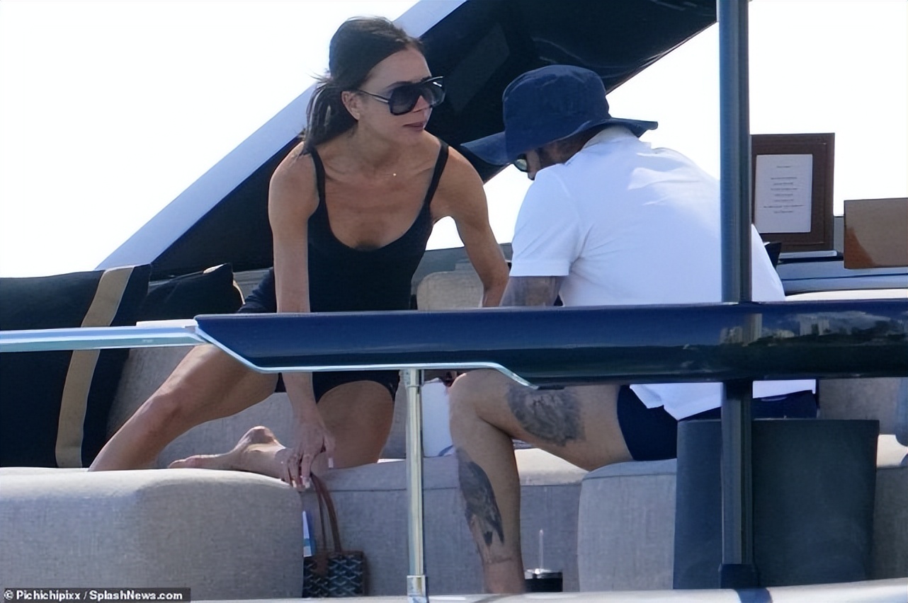 48岁贝嫂最新亮相,46岁贝嫂身材气质太绝