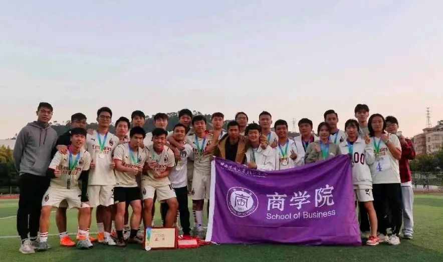 足球女孩|华南农业大学珠江学院邓雅彤：我爱快乐足球