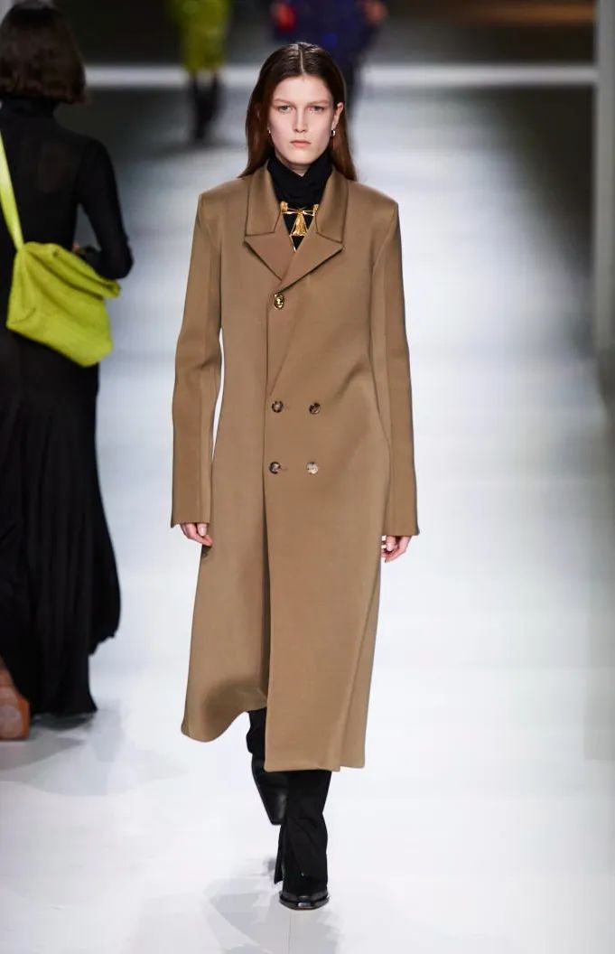 奶茶色高级感,高级色奶茶色和咖色