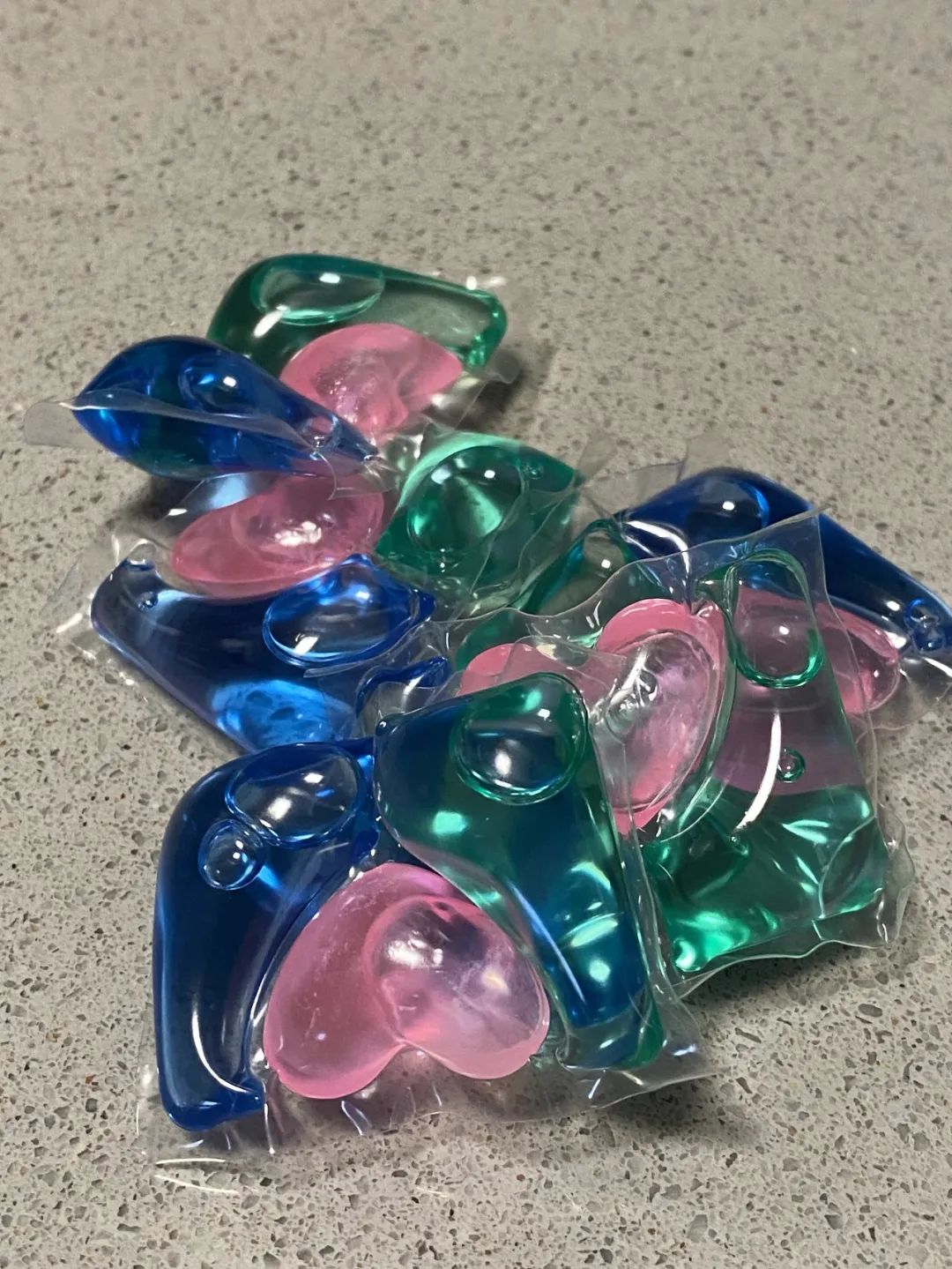 洗衣服需要知道的常识 (洗衣服都要注意什么)