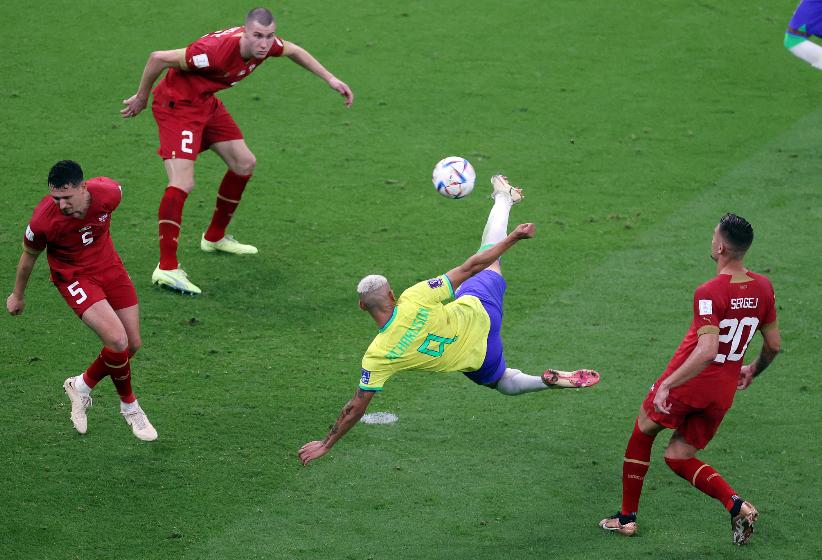 巴西零封塞尔维亚，边后卫不仅防守顶级，更具有进攻作用