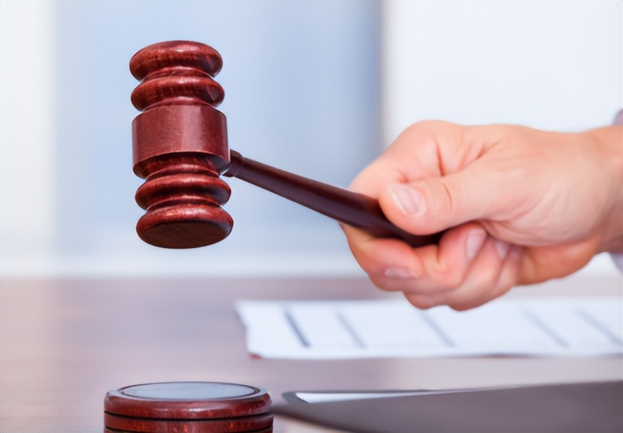 北京京尹律所：利用职务便利，骗取国家养老保险金的，构成贪污罪