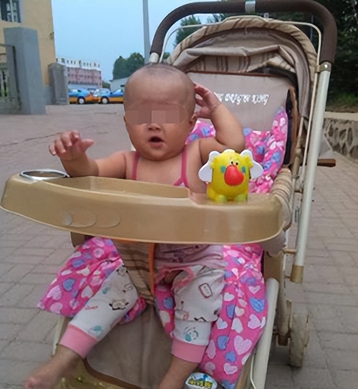 宝宝不喜欢坐婴儿车视频,宝宝不喜欢坐婴儿车的原因