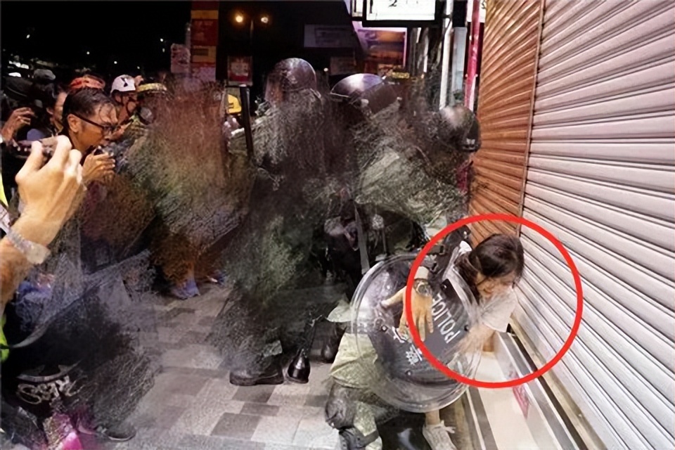 穷小子能追到空姐吗,追了五年才追到的空姐