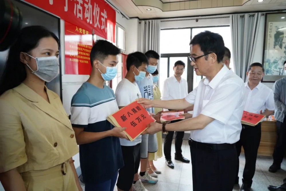 黄陂市新洲一中怎么样,武汉新洲一中与黄陂一中哪家强