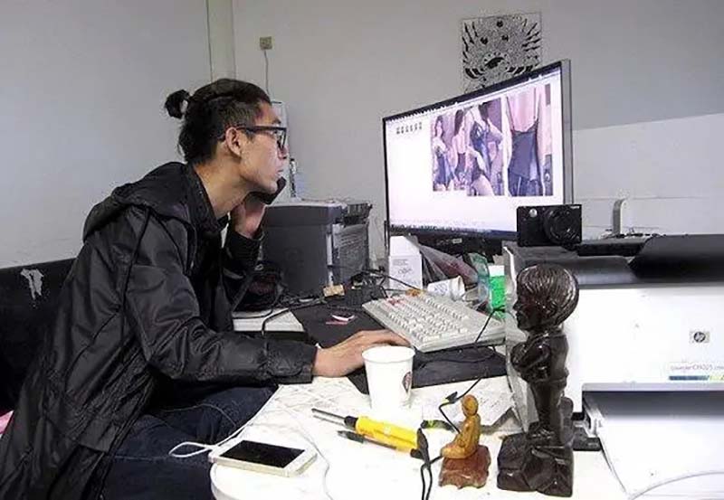 90后小伙自制内衣,90后小夫妻在家创业做内衣