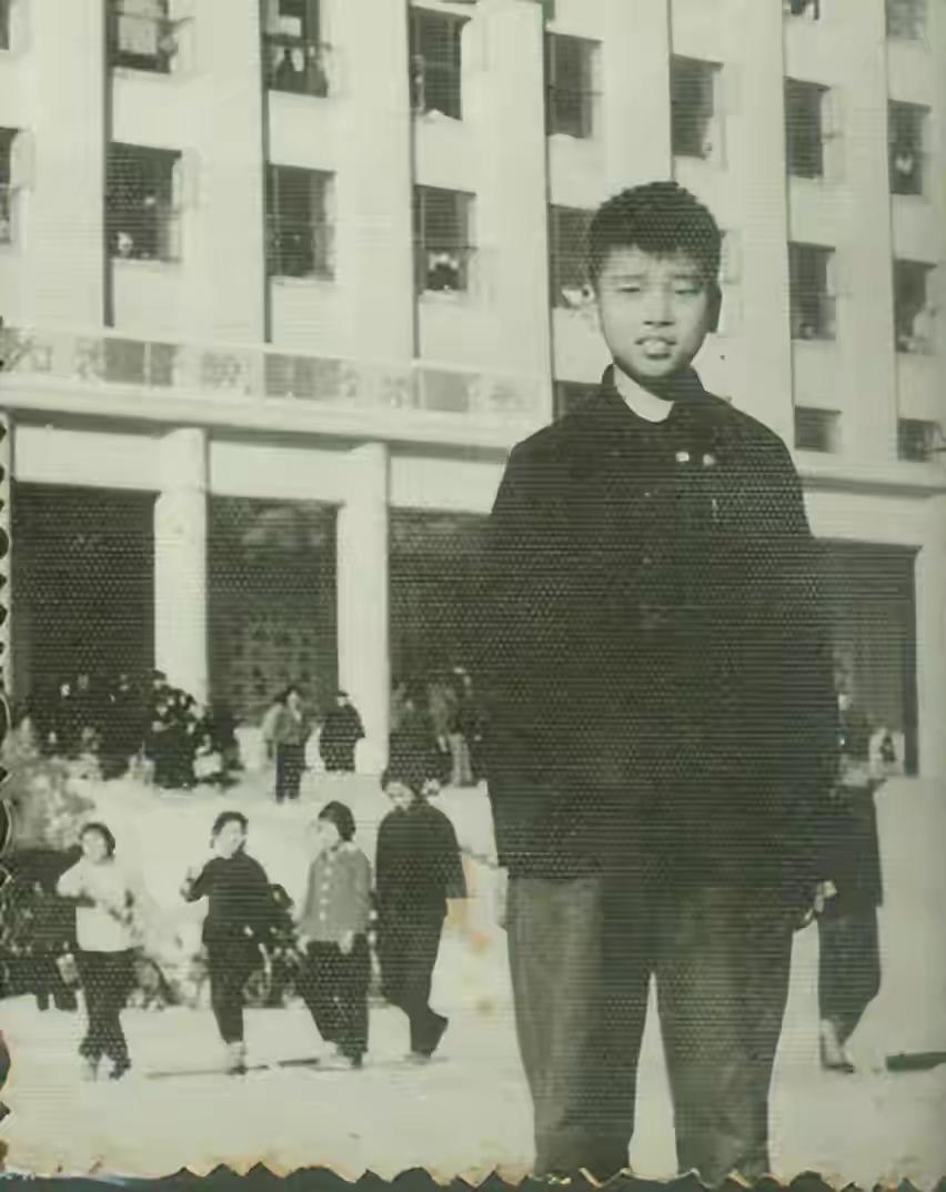 靠10万元发家的江苏首富,1000元起家的四川首富