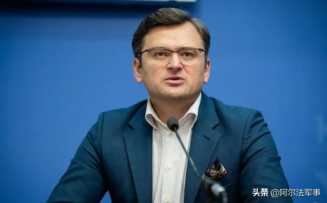 乌外长宣称军力“世界第二”，这一幕当年我们中国人见识过