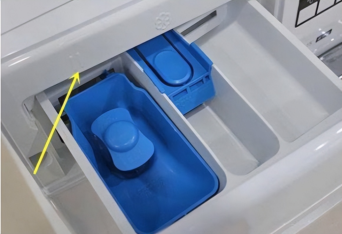 滚筒洗衣机衣服有小洞怎么回事,滚筒洗衣机筒里有东西怎么办