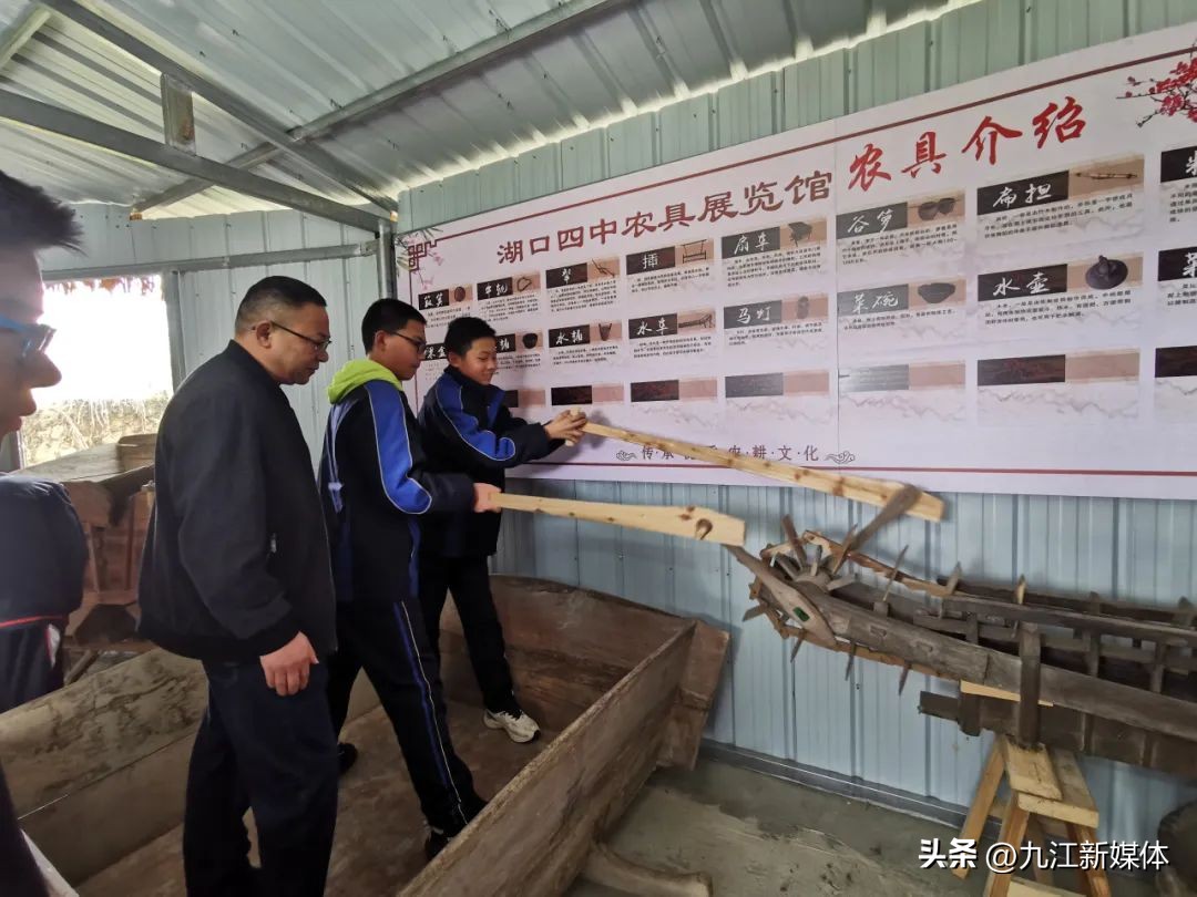 湖口学宫举行孔子圣像揭幕仪式,彭泽县令陶渊明雕像